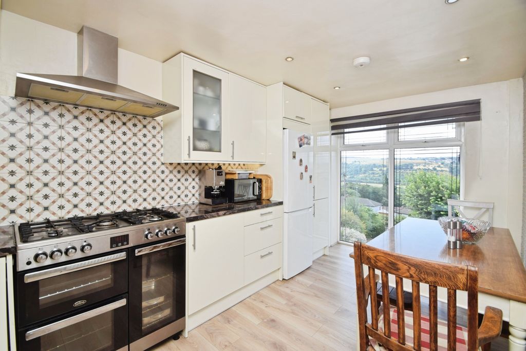 Property photo 2 of 29