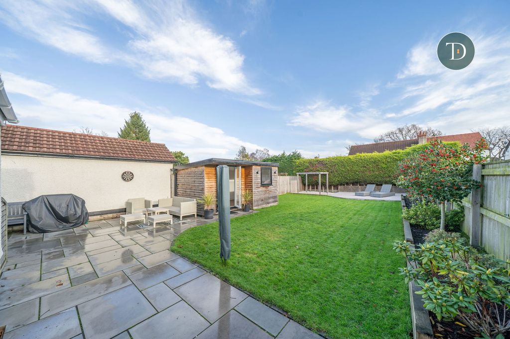 Property photo 2 of 35