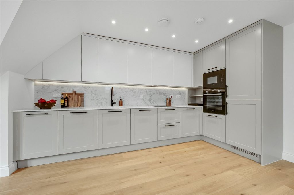 Property photo 3 of 17 Picture No. 16