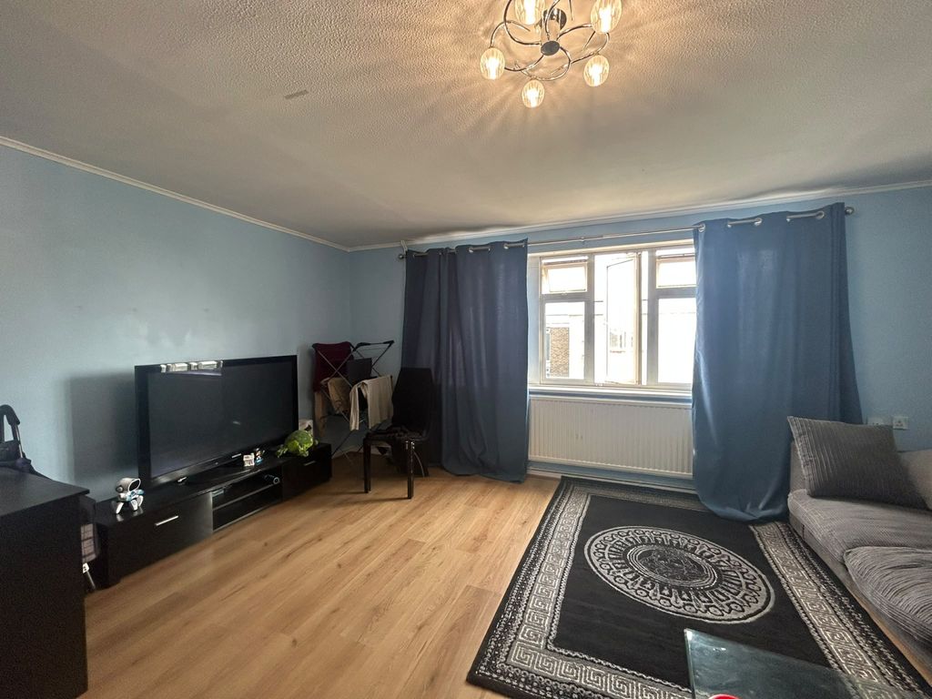 Property photo 3 of 10 Gallery