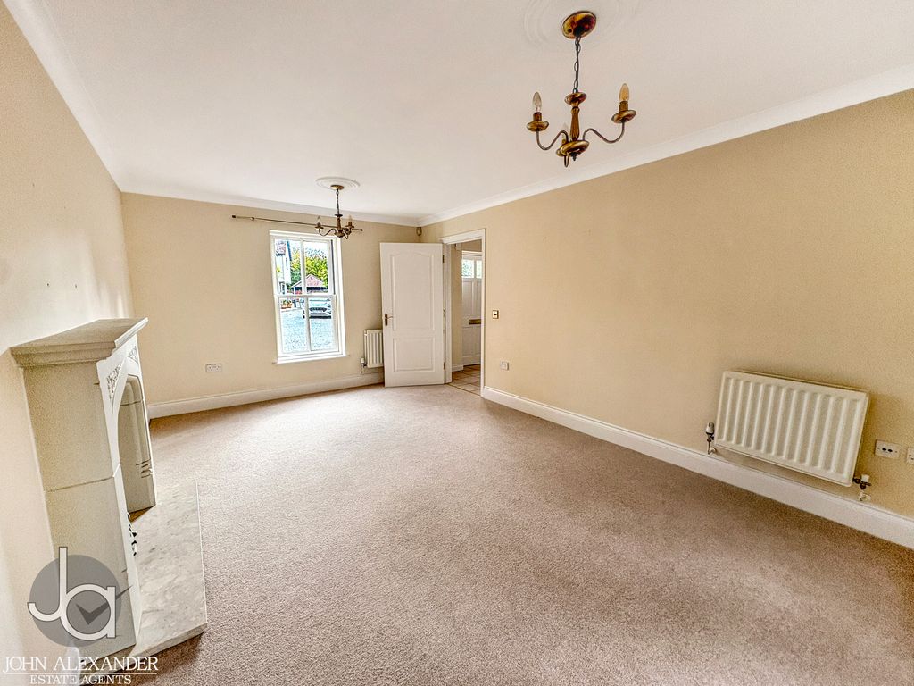 Property photo 3 of 18 20251025_105807766_0.5