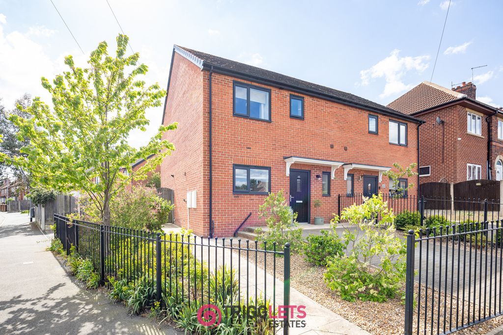 Property photo 1 of 33