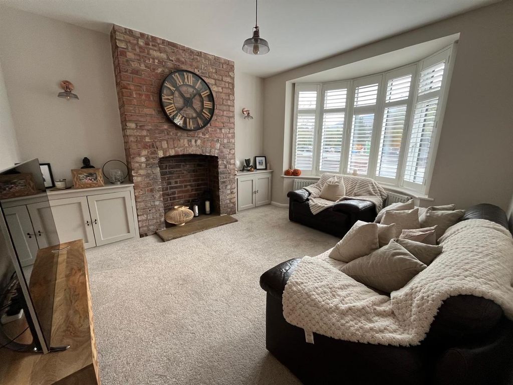 Property photo 3 of 33 (3).Jpeg