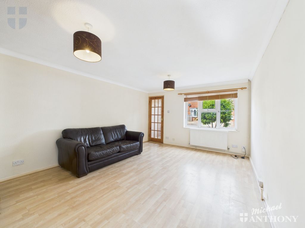Property photo 3 of 10 Cam03218G0-Pr0751-Still004