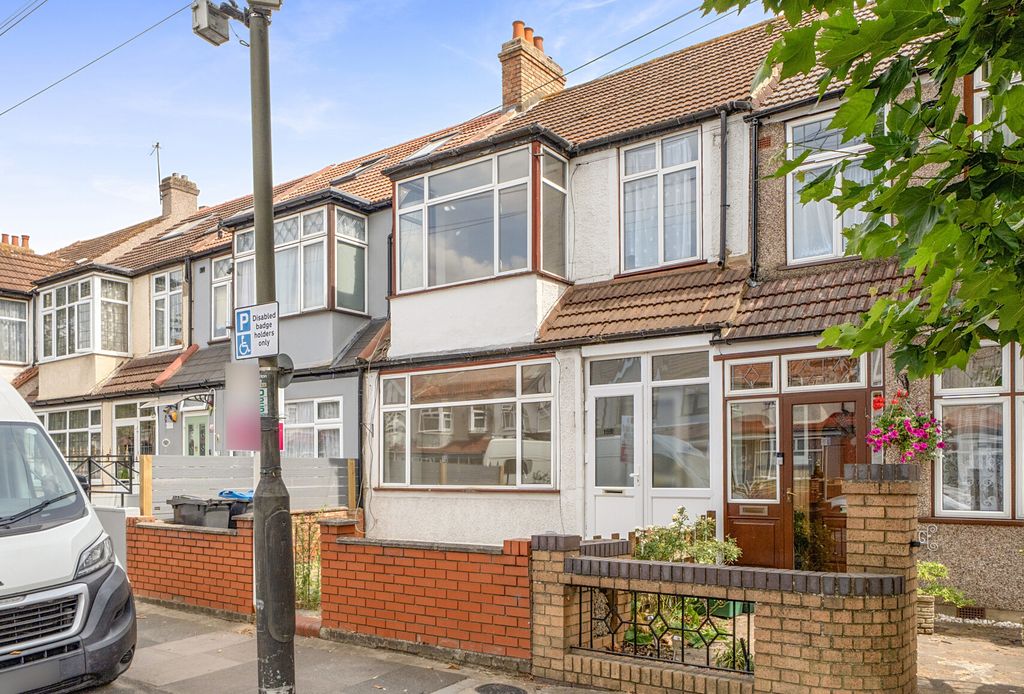 Property photo 1 of 14 1-6A6427E0Efae7-1...