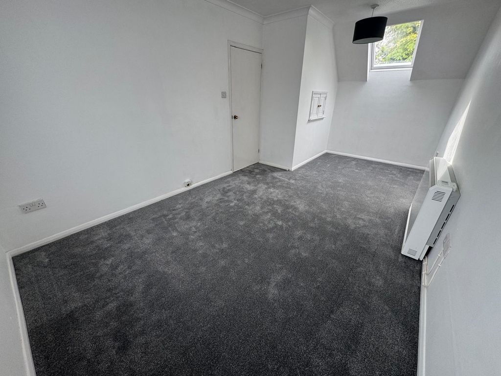 Property photo 3 of 16 Photo 13