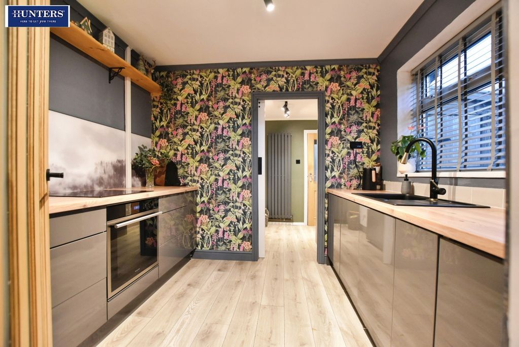 Property photo 3 of 25