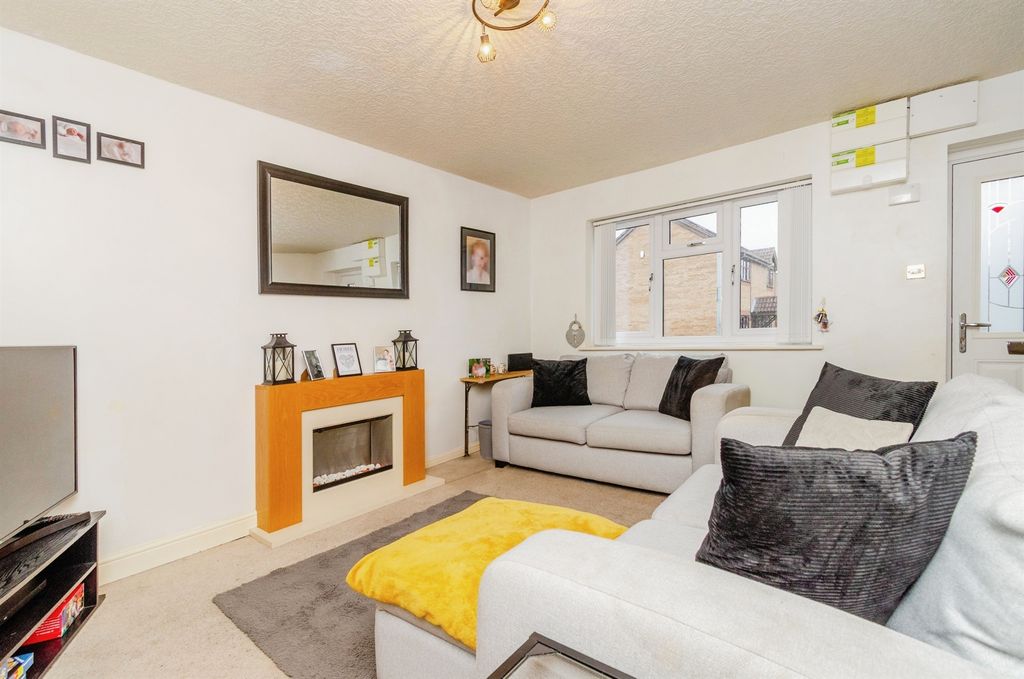 Property photo 3 of 17