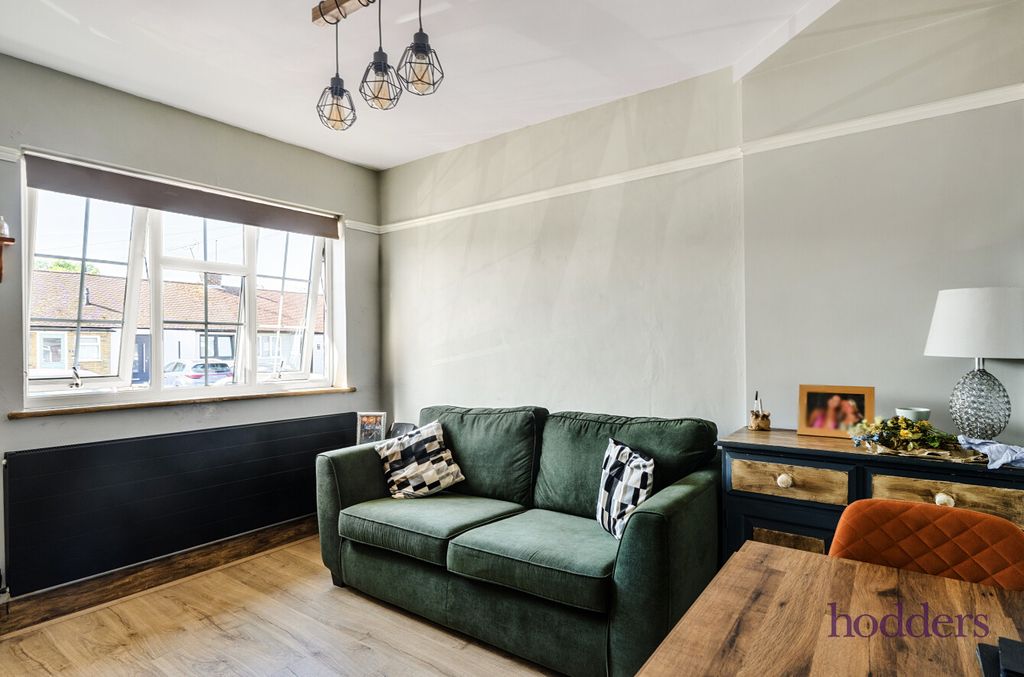 Property photo 2 of 18 Ff2F5673-d46d-4B3...