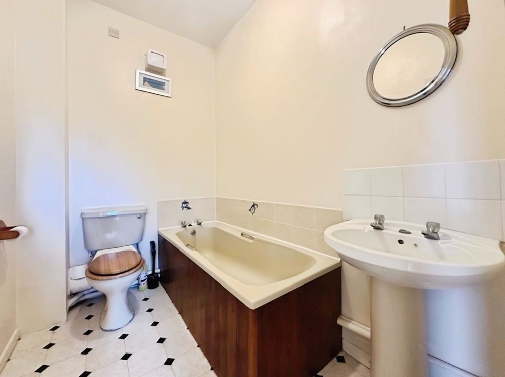 Property photo 2 of 6