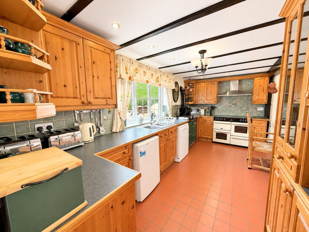 Property photo 3 of 54 Picture No. 04