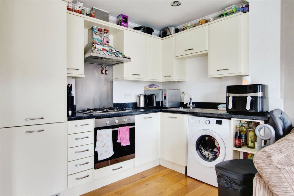 Property photo 2 of 16 Picture No. 37