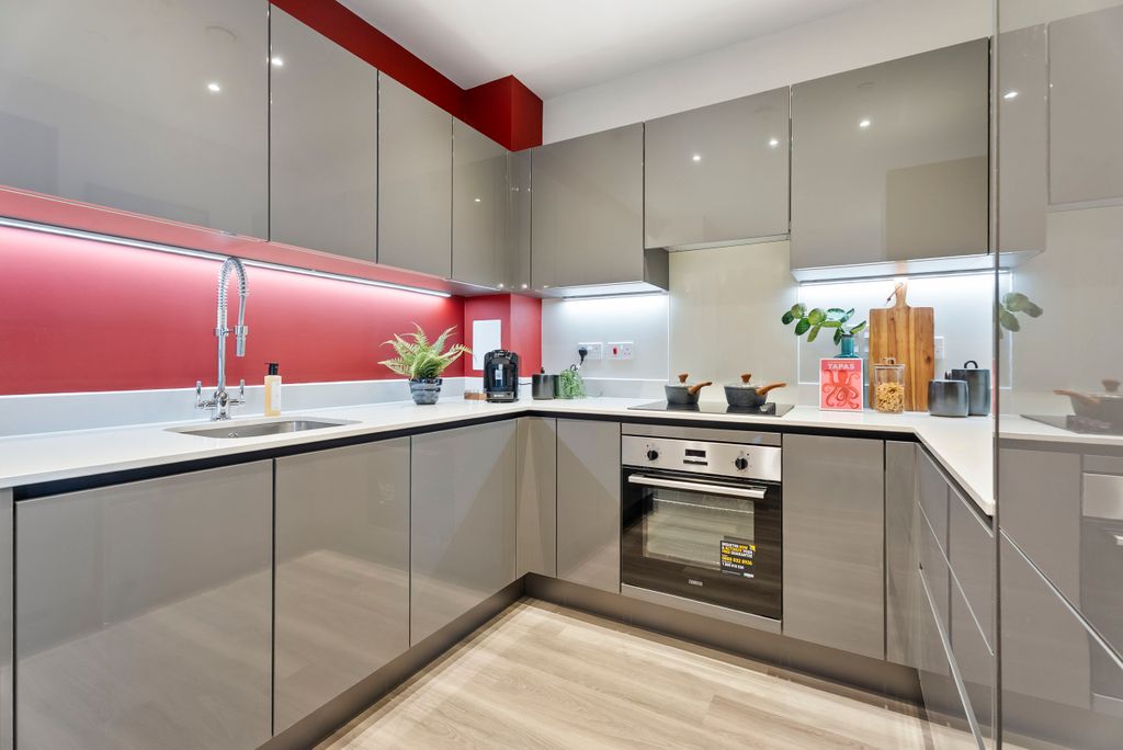 Property photo 2 of 7 Kitchen