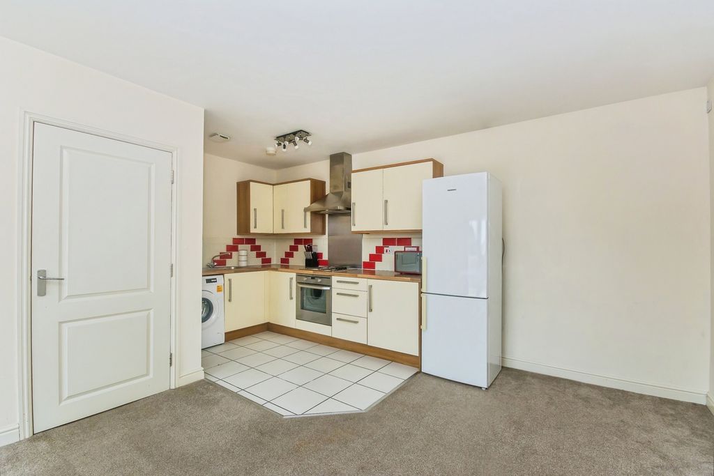 Property photo 3 of 17 Photo