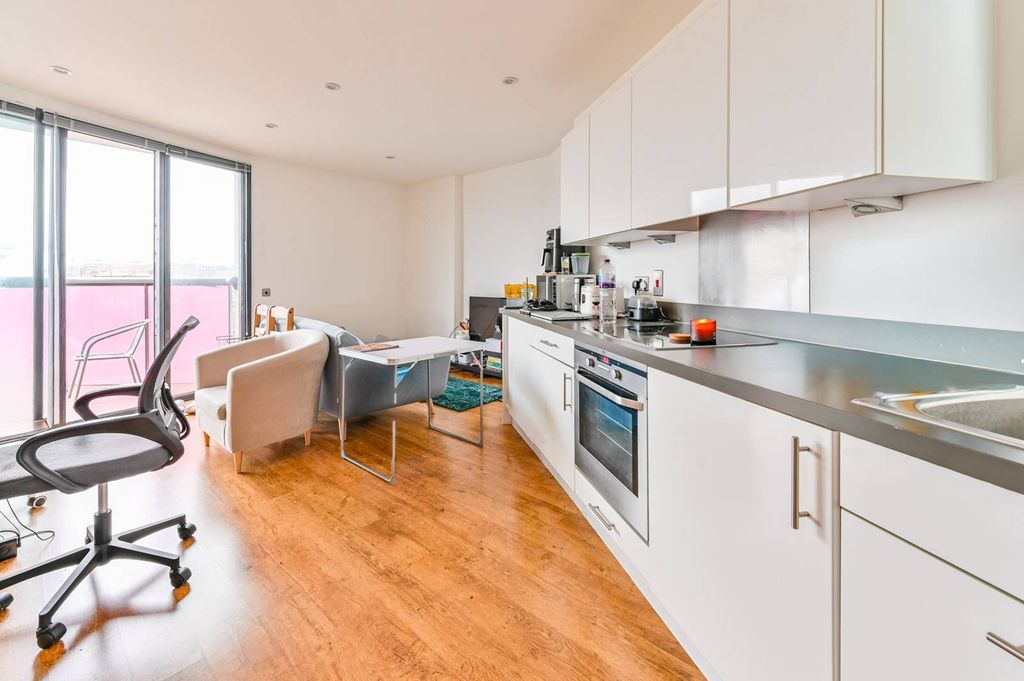 Property photo 1 of 11