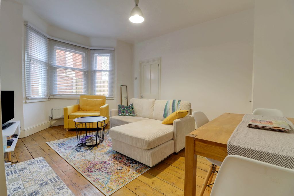 Property photo 3 of 11 3