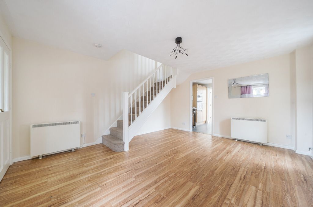 Property photo 2 of 8 1464020-25-6A0Add...