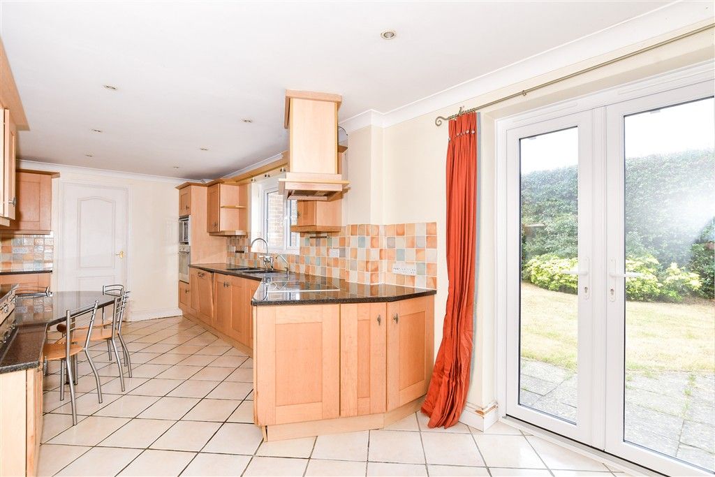 Property photo 3 of 13 Kitchen/Breakfast Room