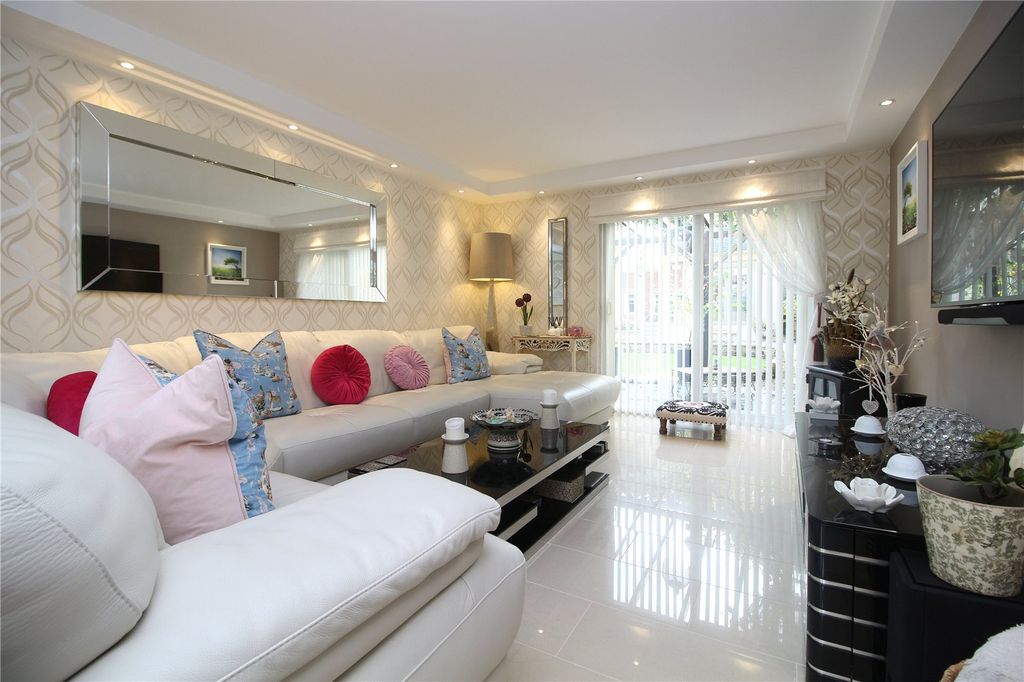 Property photo 2 of 29 Picture No. 02