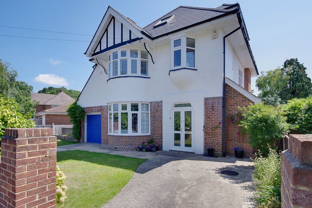 Property photo 1 of 52