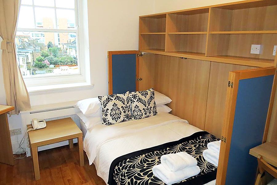 Property photo 1 of 5 Studio To Rent