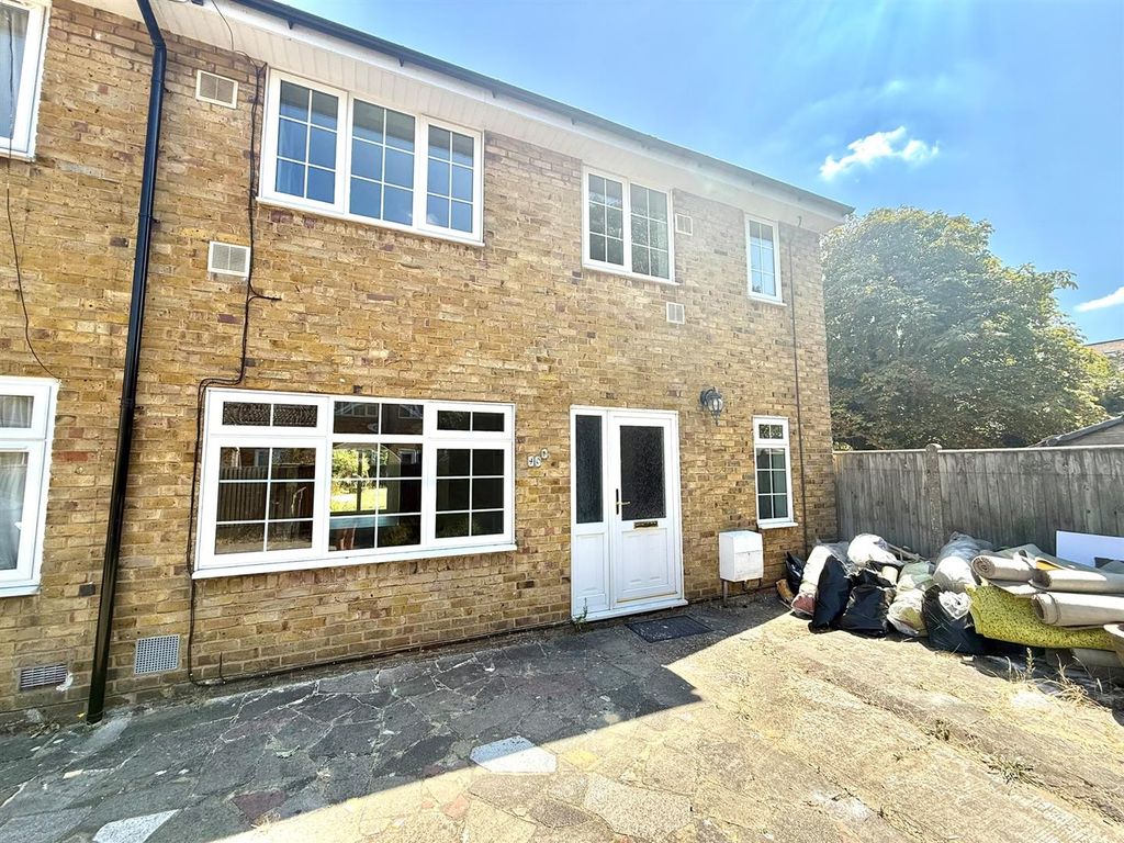 Property photo 1 of 12 External