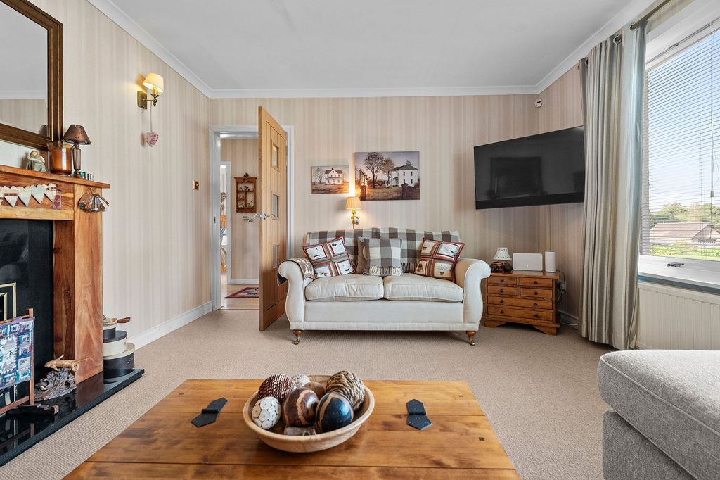 Property photo 2 of 36