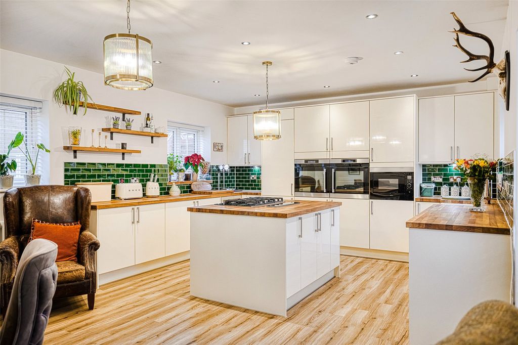 Property photo 3 of 38 Picture No. 49