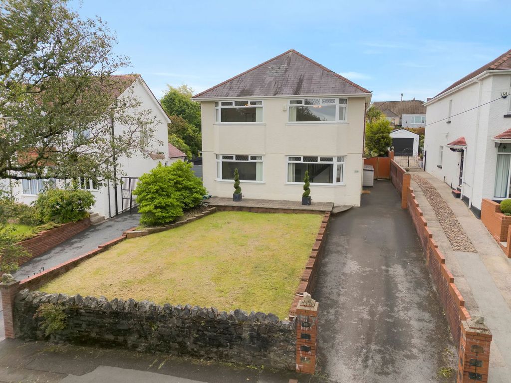 Property photo 1 of 43