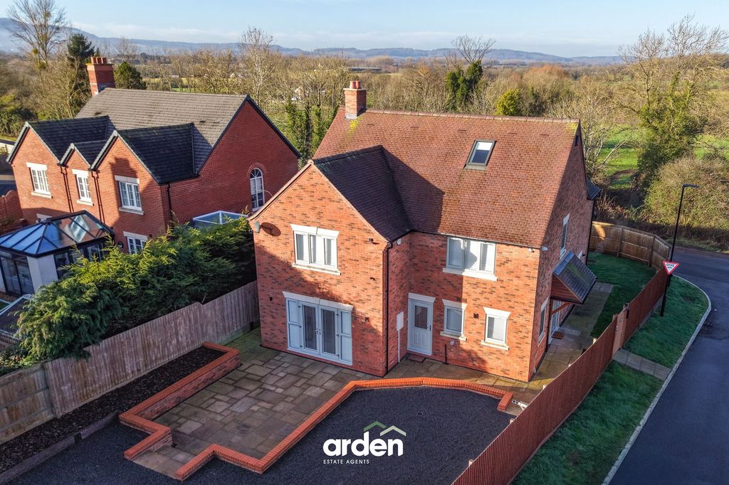 Property photo 1 of 24