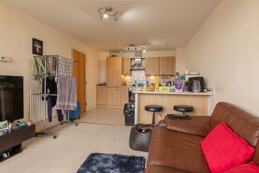 Property photo 3 of 27