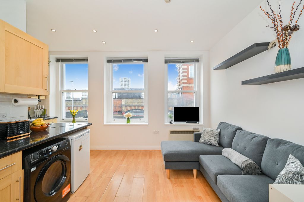 Property photo 3 of 11 Photo 3