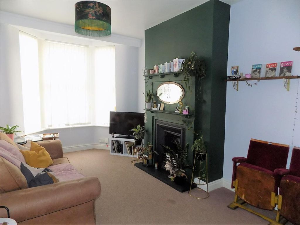 Property photo 2 of 9