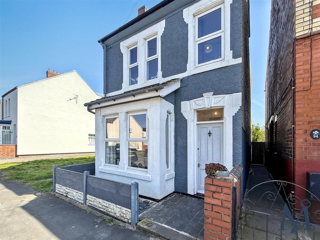 Property photo 1 of 24 Front Garden