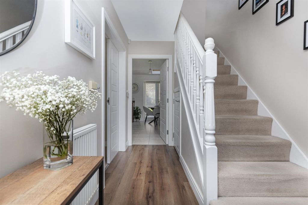 Property photo 3 of 28 Entrance Hallway