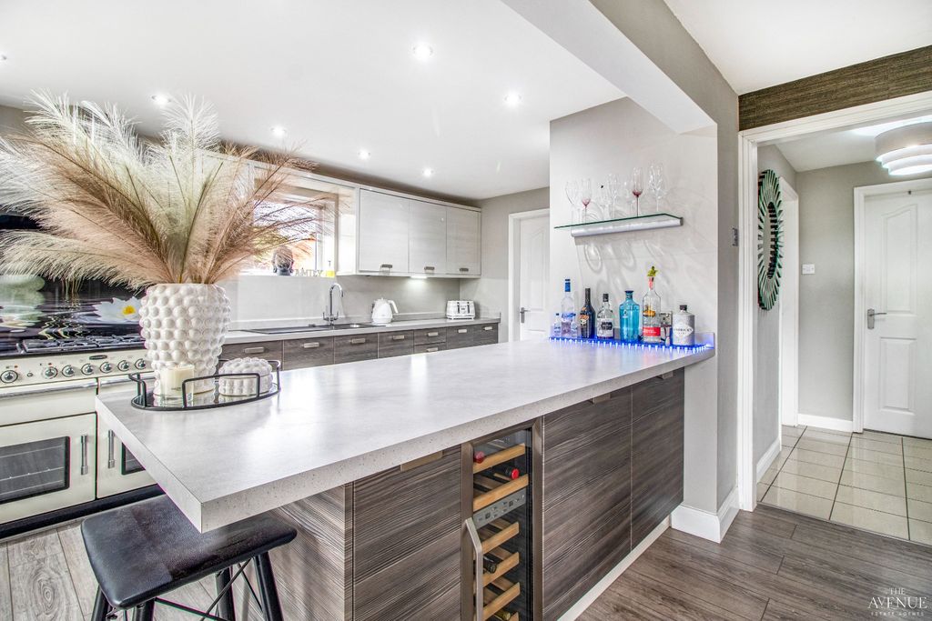 Property photo 2 of 34 4275616