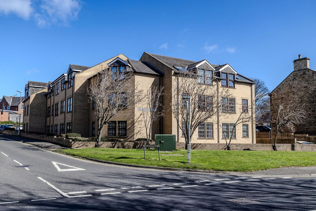 Property photo 1 of 20 Front (Exterior)