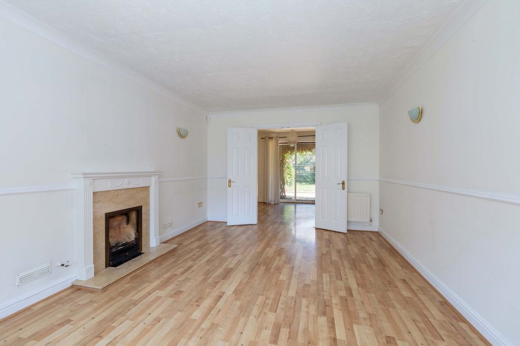 Property photo 3 of 21