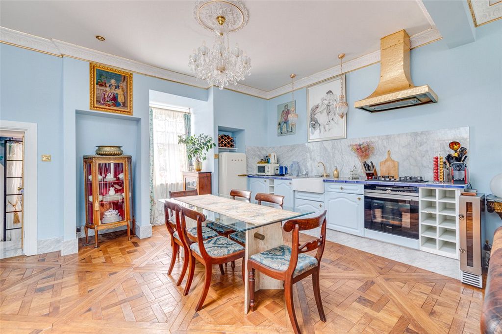 Property photo 2 of 19 Picture No. 17