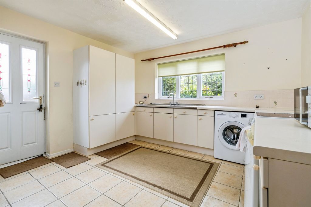 Property photo 3 of 18