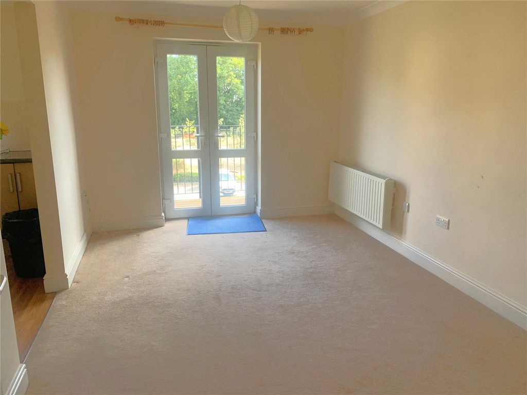 Property photo 2 of 16 Living Room