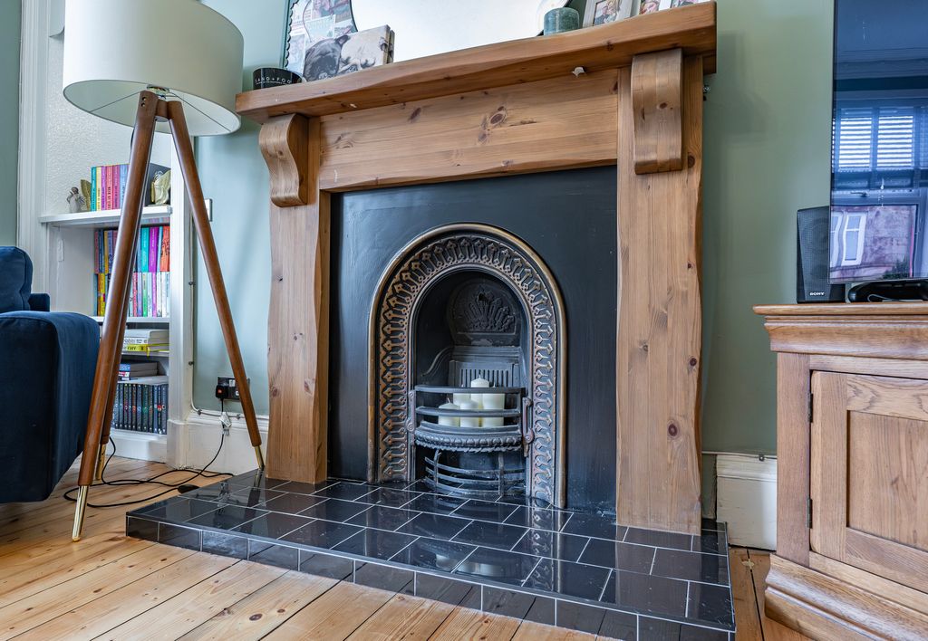 Property photo 3 of 31