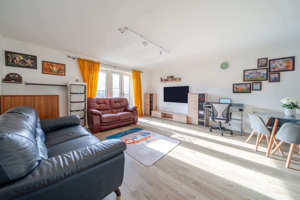 Property photo 3 of 14