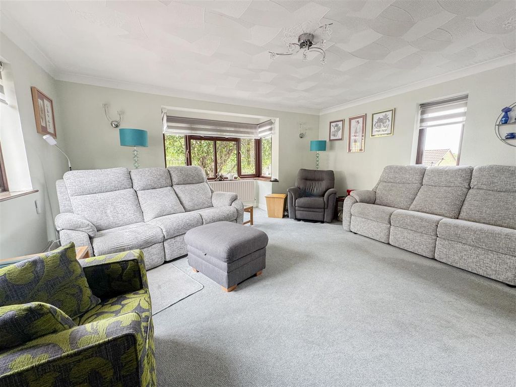 Property photo 3 of 25