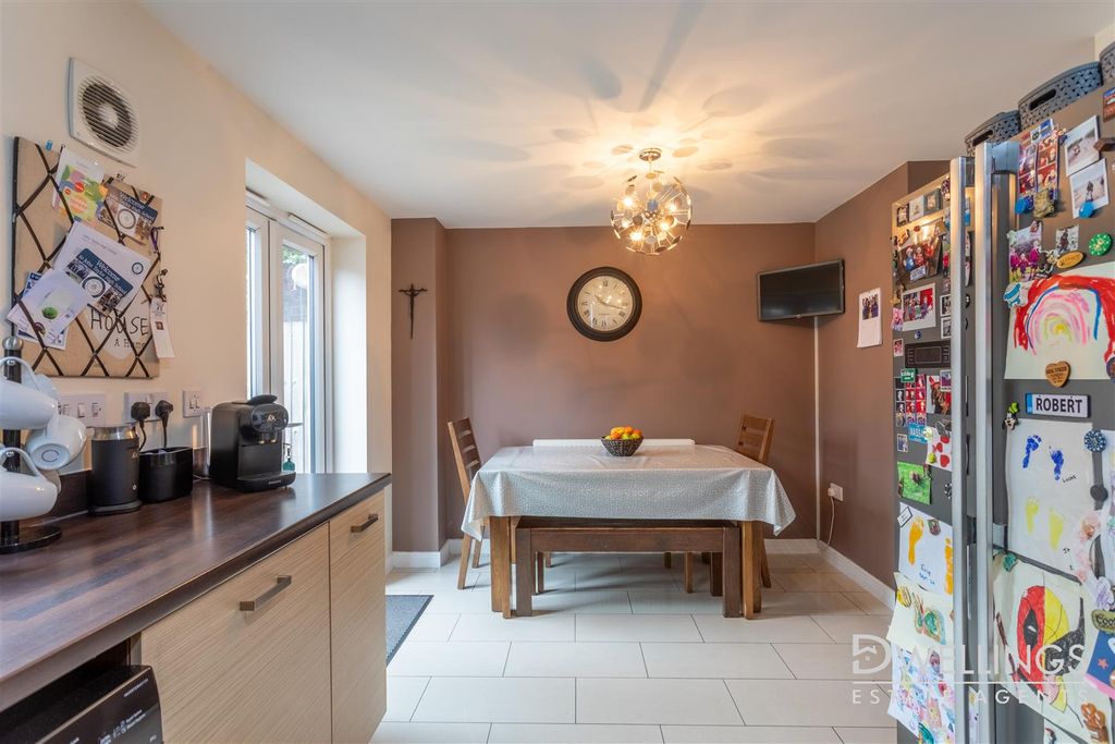 Property photo 3 of 22 Dwelest - 25 Bridgewater Road, De14 2Gd-0006.Jpg