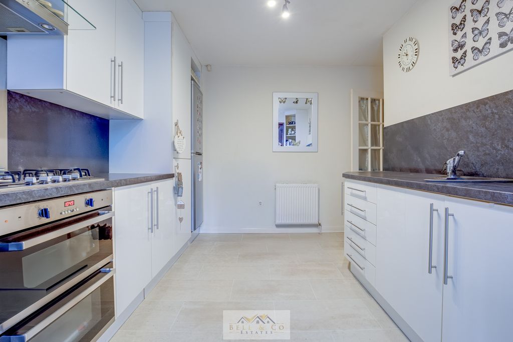 Property photo 2 of 25 Kitchen 1.3