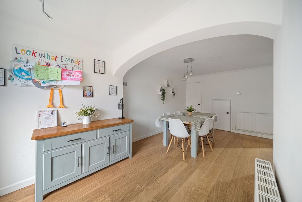 Property photo 3 of 17 4992273