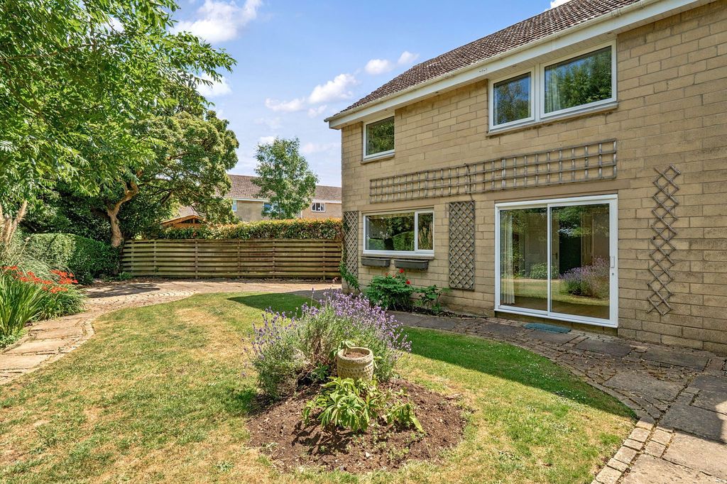 Property photo 1 of 29
