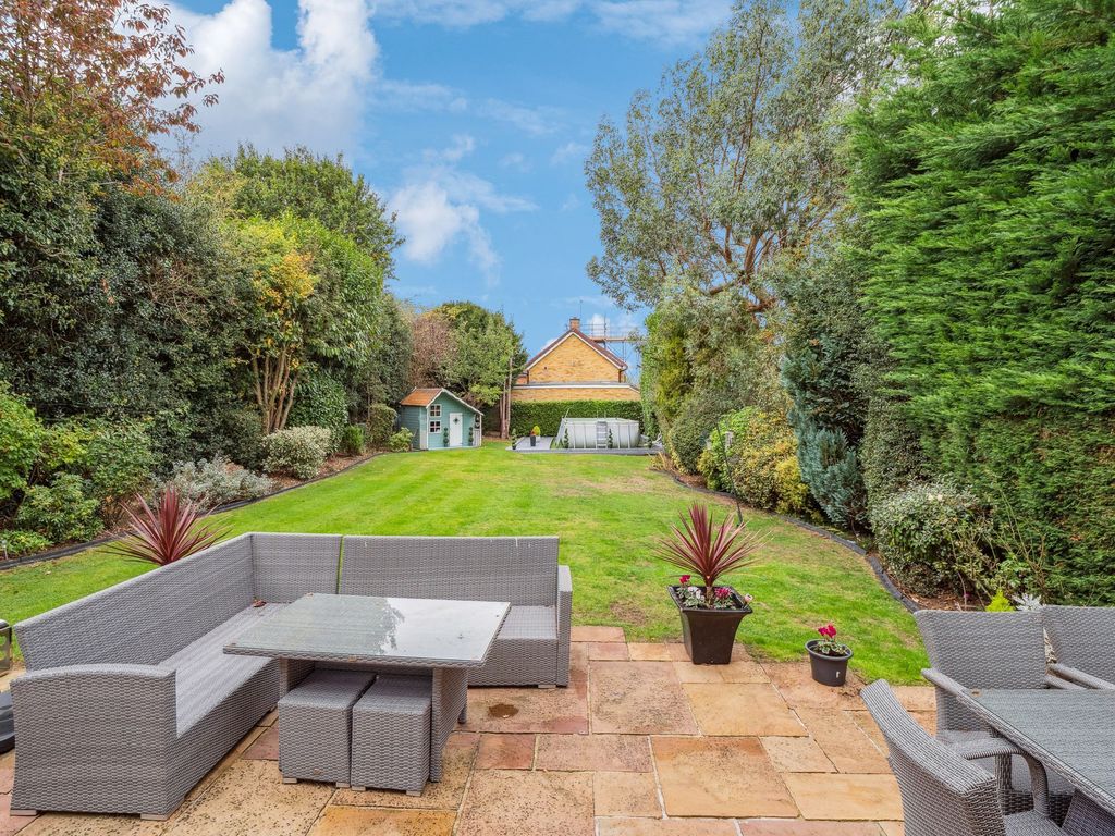 Property photo 3 of 30 Garden (2)