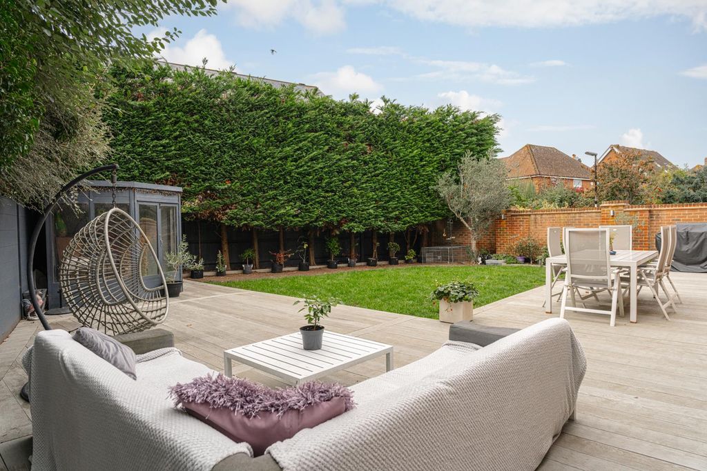 Property photo 2 of 23 Propertyportals 11.Jpg